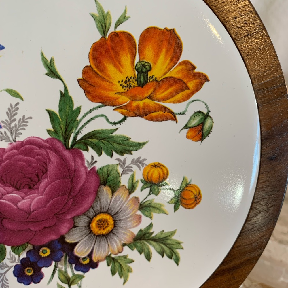 Vintage Floral Trivet 🌷 - Picture 5 of 11
